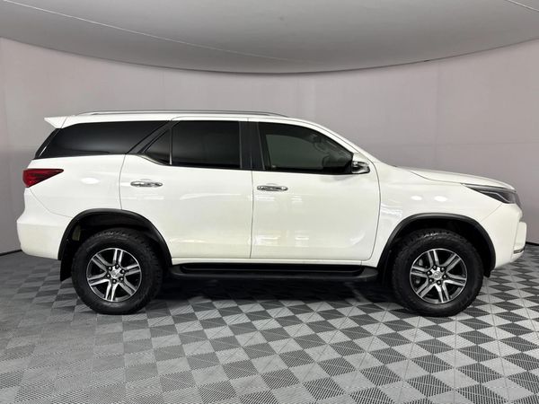 2021-Toyota-Fortuner-24-GD-6-Raised-Body-Auto image:15
