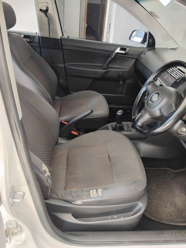 2012-Volkswagen-Polo-Vivo-14-Trendline image:6