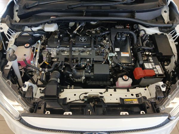 2026-Toyota-Corolla-Cross-18-XS-Hybrid image:8
