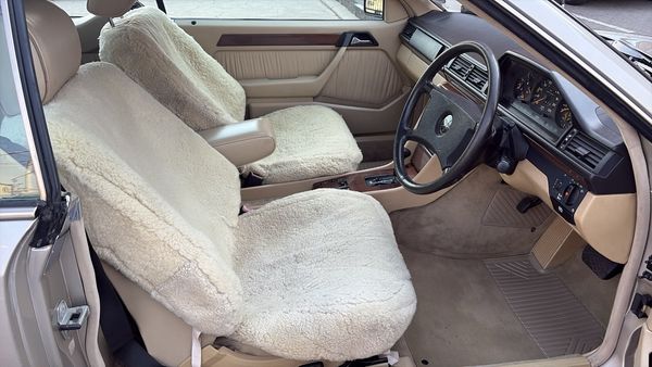 1989-Mercedes-Benz-E-Class-300-CE-Coupe-Auto image:18