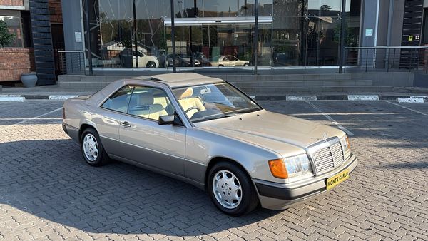 1989-Mercedes-Benz-E-Class-300-CE-Coupe-Auto image:6