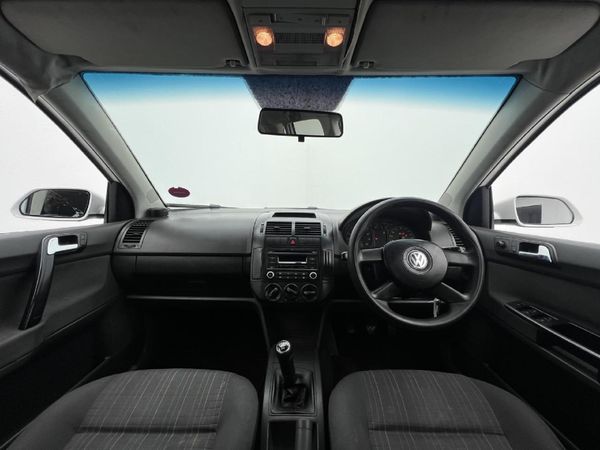 2006-Volkswagen-Polo-16-Comfortline image:9