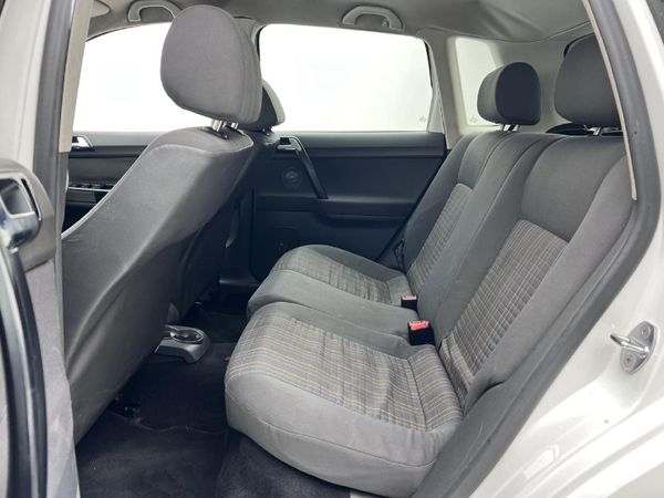 2006-Volkswagen-Polo-16-Comfortline image:10
