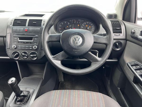 2006-Volkswagen-Polo-16-Comfortline image:8