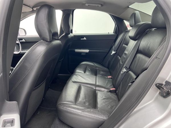 2011-Volvo-S40-20i image:9