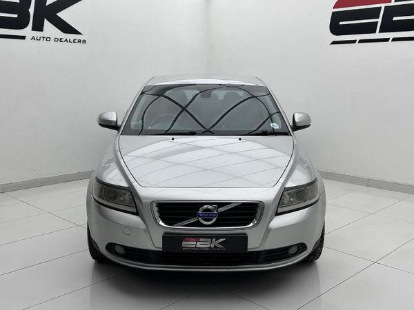 2011-Volvo-S40-20i image:1