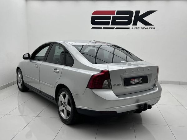 2011-Volvo-S40-20i image:2