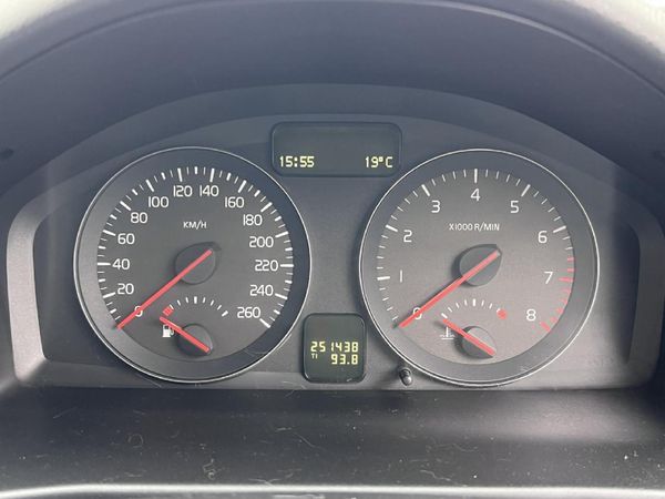 2011-Volvo-S40-20i image:7