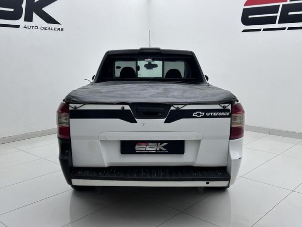 2016-Chevrolet-Utility-14-AC image:3