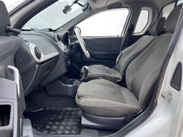 2016-Chevrolet-Utility-14-AC image:4