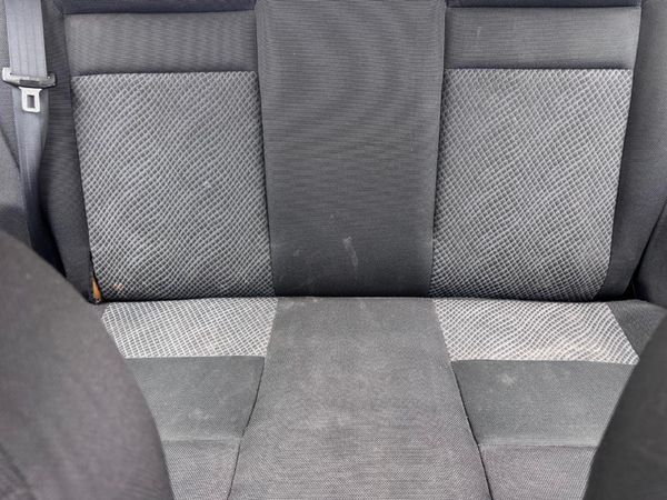 2014-Ford-Figo-14-Ambiente image:12