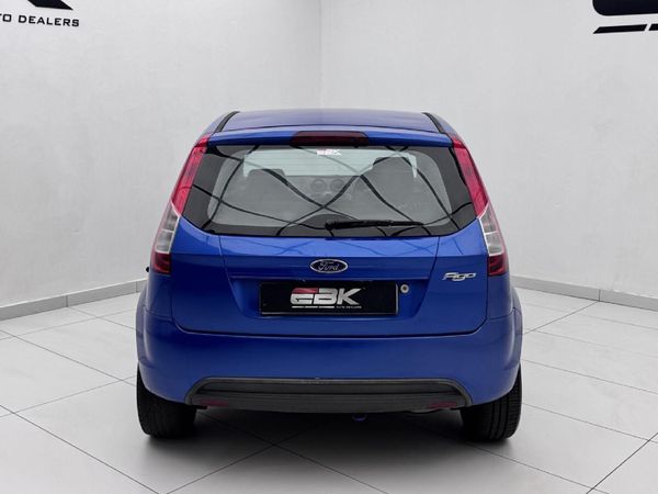 2014-Ford-Figo-14-Ambiente image:4
