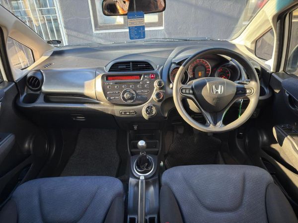 2013-Honda-Jazz-13-Comfort image:14