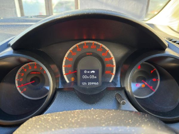 2013-Honda-Jazz-13-Comfort image:15