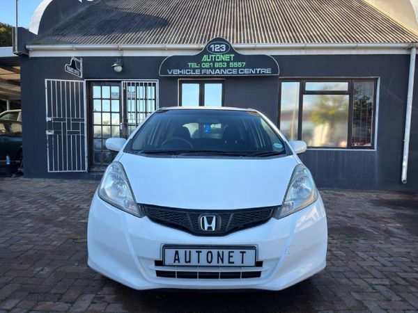 2013-Honda-Jazz-13-Comfort image:2