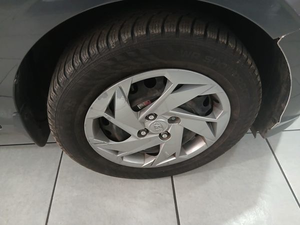 2021-Hyundai-i20-14-Fluid image:15