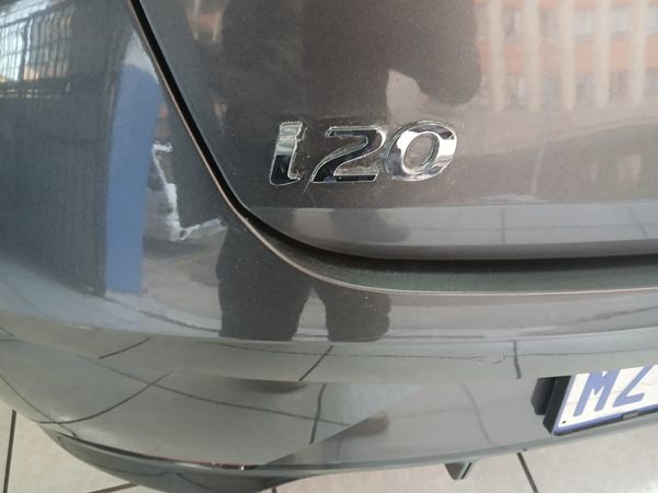 2021-Hyundai-i20-14-Fluid image:16