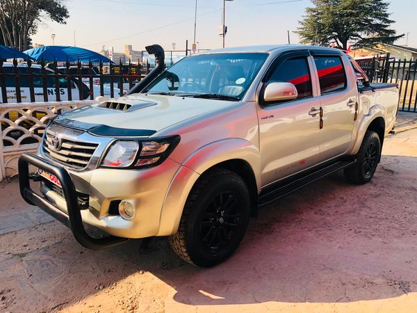 2016-Toyota-Hilux-30-D-4D-Legend-45-Raised-Body-Auto-Double-Cab image:1