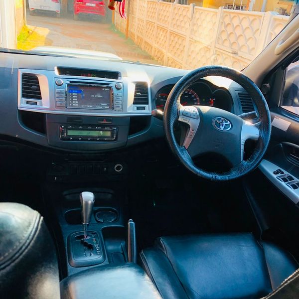 2016-Toyota-Hilux-30-D-4D-Legend-45-Raised-Body-Auto-Double-Cab image:6
