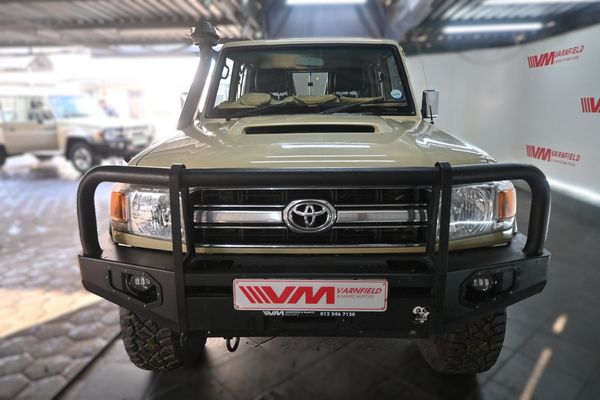 2015-Toyota-Land-Cruiser-79-45-D-Double-Cab image:1