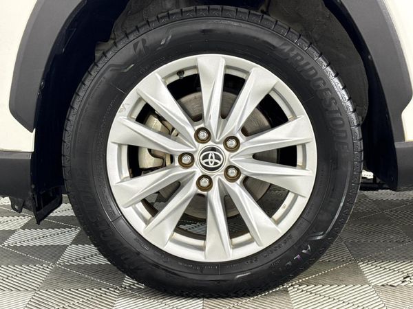 2024-Toyota-Corolla-Cross-18-XI image:4