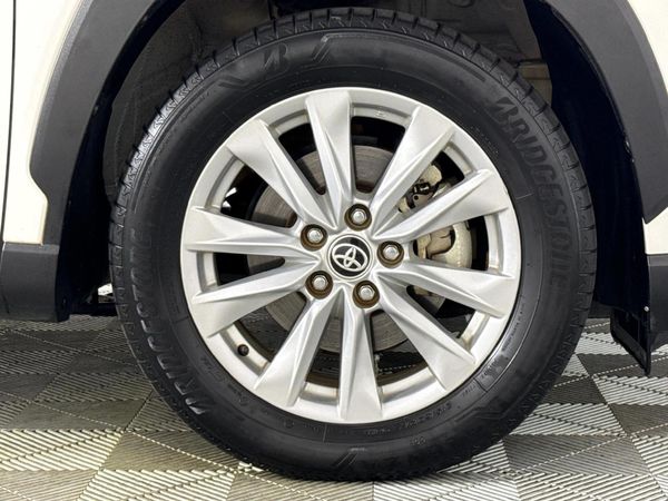 2024-Toyota-Corolla-Cross-18-XI image:5