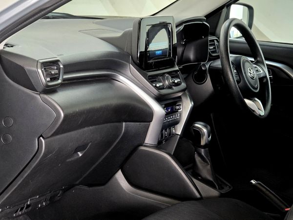 2024-Toyota-Urban-Cruiser-15-XR-Auto image:11
