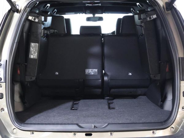 2025-Toyota-Fortuner-28-GD-6-4x4-Auto image:12