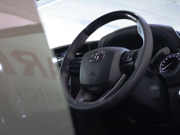 2025-Toyota-Fortuner-28-GD-6-4x4-Auto image:15