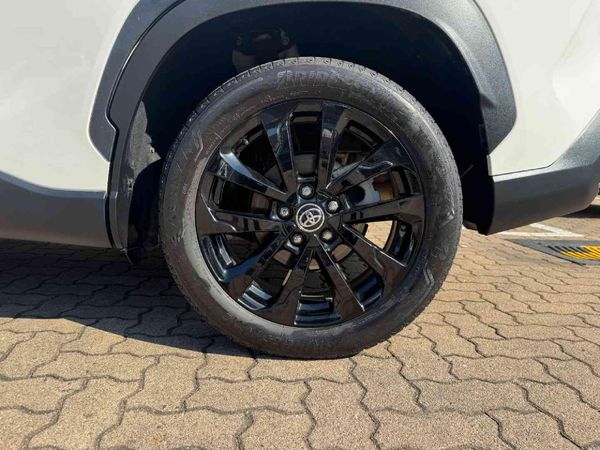 2024-Toyota-Corolla-Cross-18-GR-S-Hybrid image:23