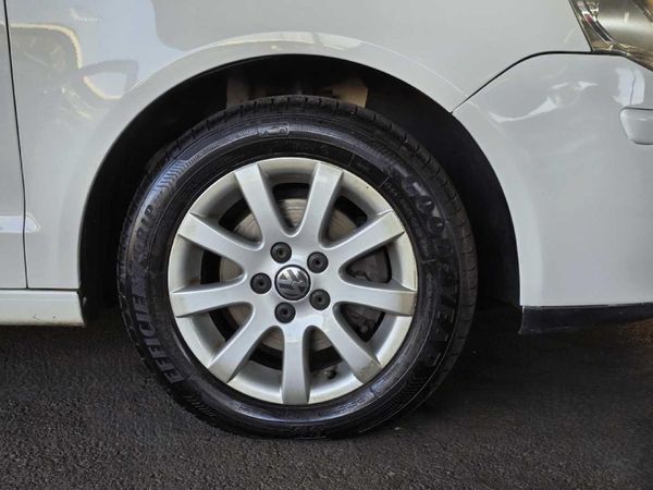 2008-Volkswagen-Polo-16-Trendline image:7