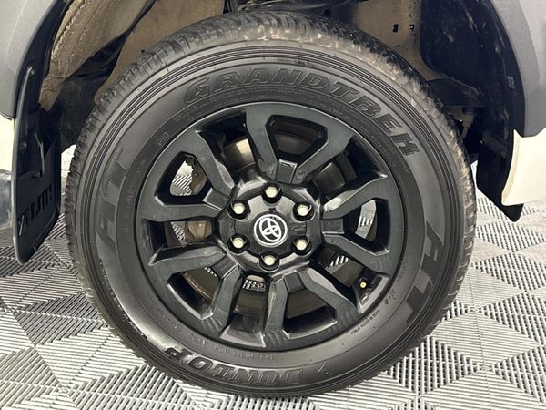 2021-Toyota-Hilux-28-GD-6-Raised-Body-Legend-Auto-Extended-Cab image:3