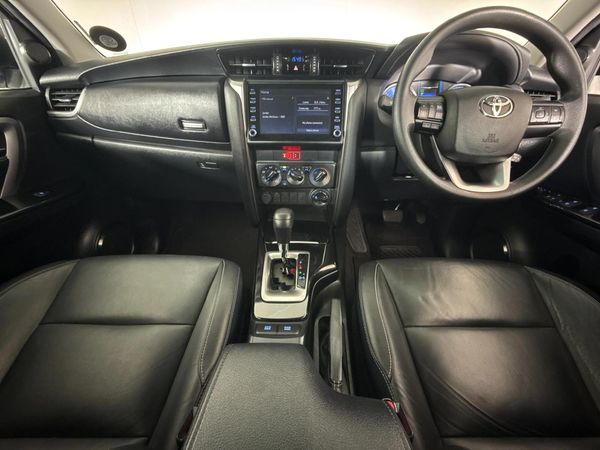 2021-Toyota-Fortuner-24-GD-6-4x4-Auto image:1