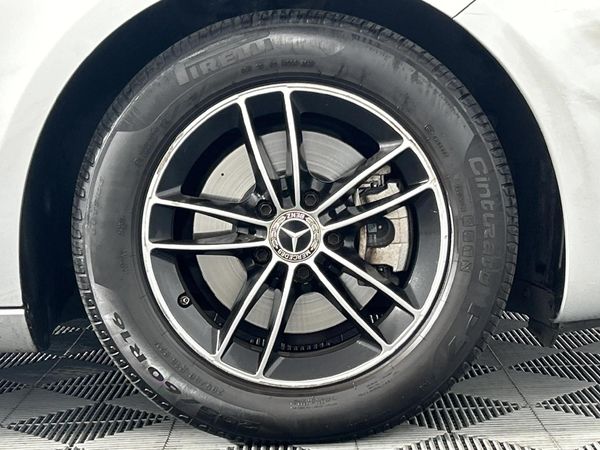 2019-Mercedes-Benz-A-Class-A-200-Auto image:5