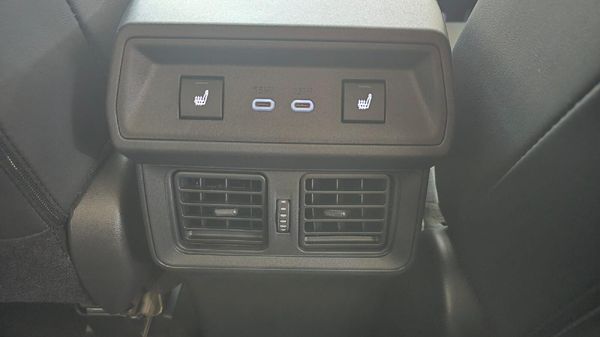 2026-Toyota-RAV4-25-VX-Hybrid-CVT-Auto-E-Four image:15