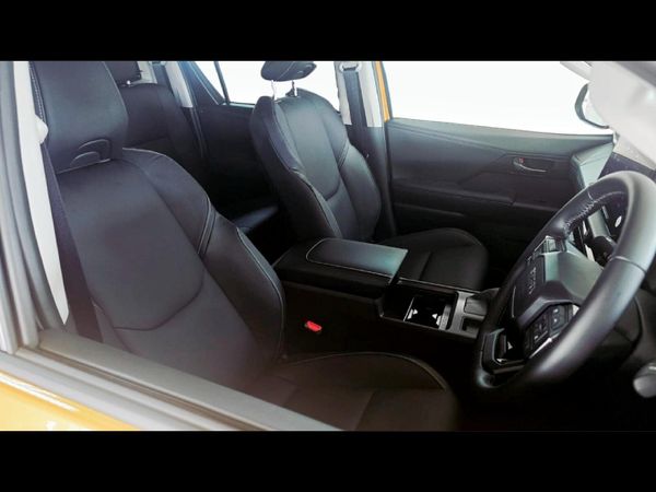 2026-Toyota-Hilux-28-GD-6-RB-Legend-Auto-Double-Cab-Mhev image:12