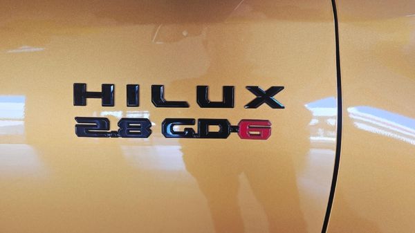 2026-Toyota-Hilux-28-GD-6-RB-Legend-Auto-Double-Cab-Mhev image:3