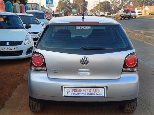 2015-Volkswagen-Polo-Vivo-GP-14-Trendline-5-dr image:4