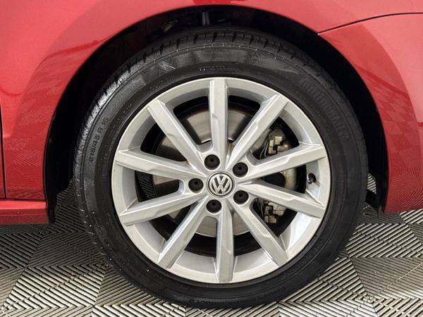 2015-Volkswagen-Polo-12-TSI-Highline-Auto-81kW image:4