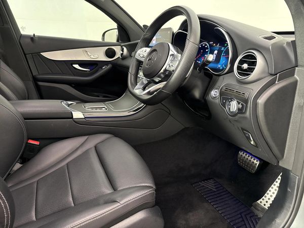 2021-Mercedes-Benz-GLC-Coupe-300d-4Matic image:9