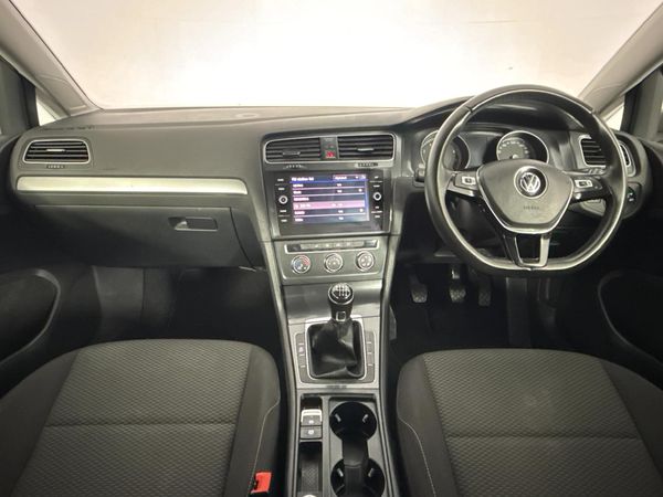 2017-Volkswagen-Golf-VII-10-TSI-Trendline image:1