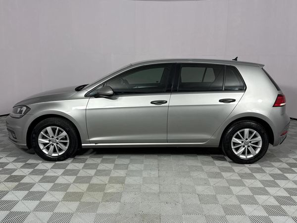 2017-Volkswagen-Golf-VII-10-TSI-Trendline image:19