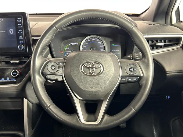 2024-Toyota-Corolla-Cross-18-XS-Hybrid image:12