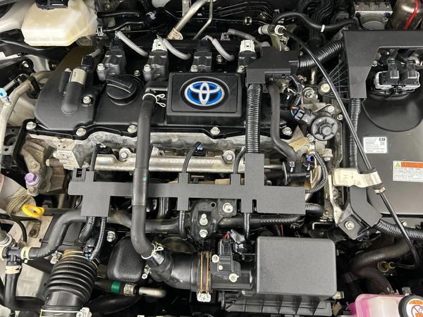2024-Toyota-Corolla-Cross-18-XS-Hybrid image:13