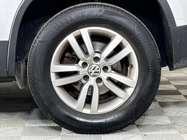 2014-Volkswagen-Tiguan-20-TDI-Bluemotion-Trend-Fun image:3