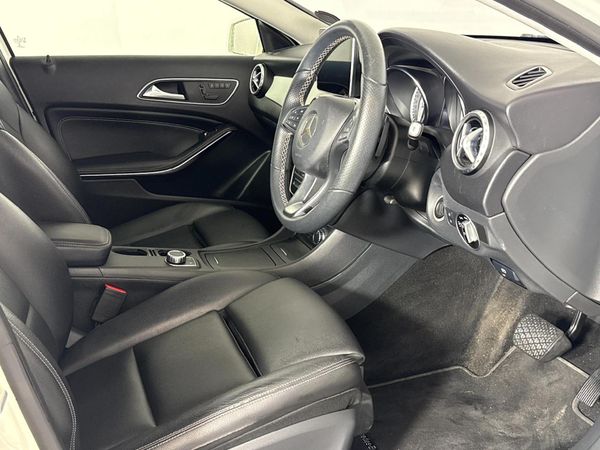 2016-Mercedes-Benz-GLA-220-CDI-Auto-4Matic image:9
