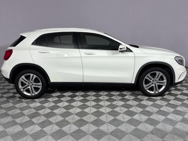 2016-Mercedes-Benz-GLA-220-CDI-Auto-4Matic image:17