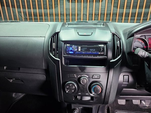 2026-Isuzu-D-Max-250C-Fleetside-Single-Cab image:11