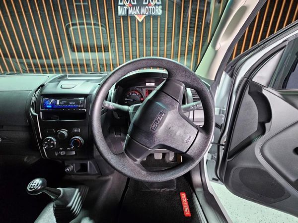 2026-Isuzu-D-Max-250C-Fleetside-Single-Cab image:14