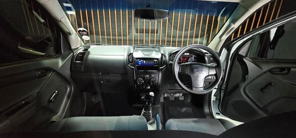 2026-Isuzu-D-Max-250C-Fleetside-Single-Cab image:15